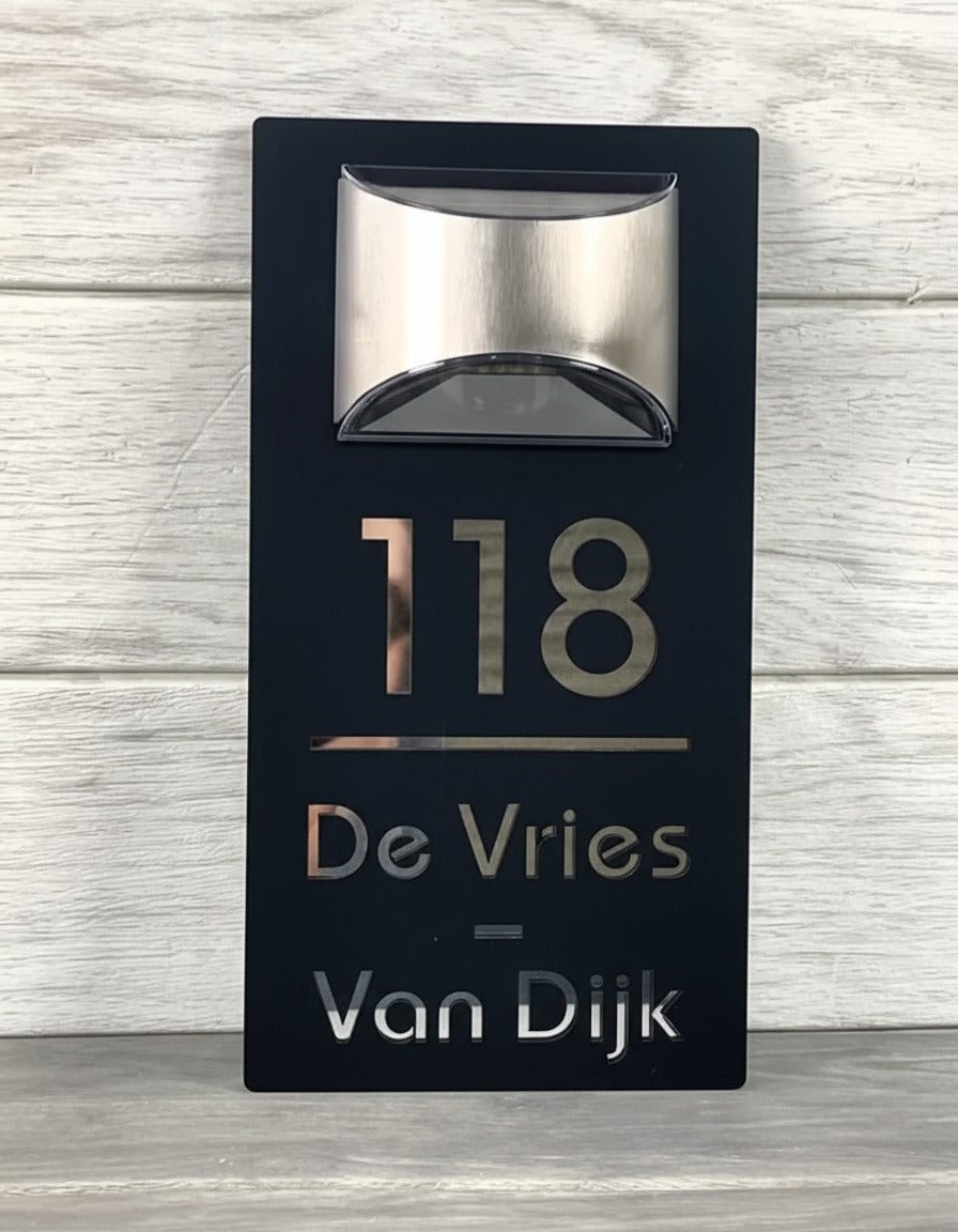 Panneau de numéro de maison personnalisé à énergie solaire