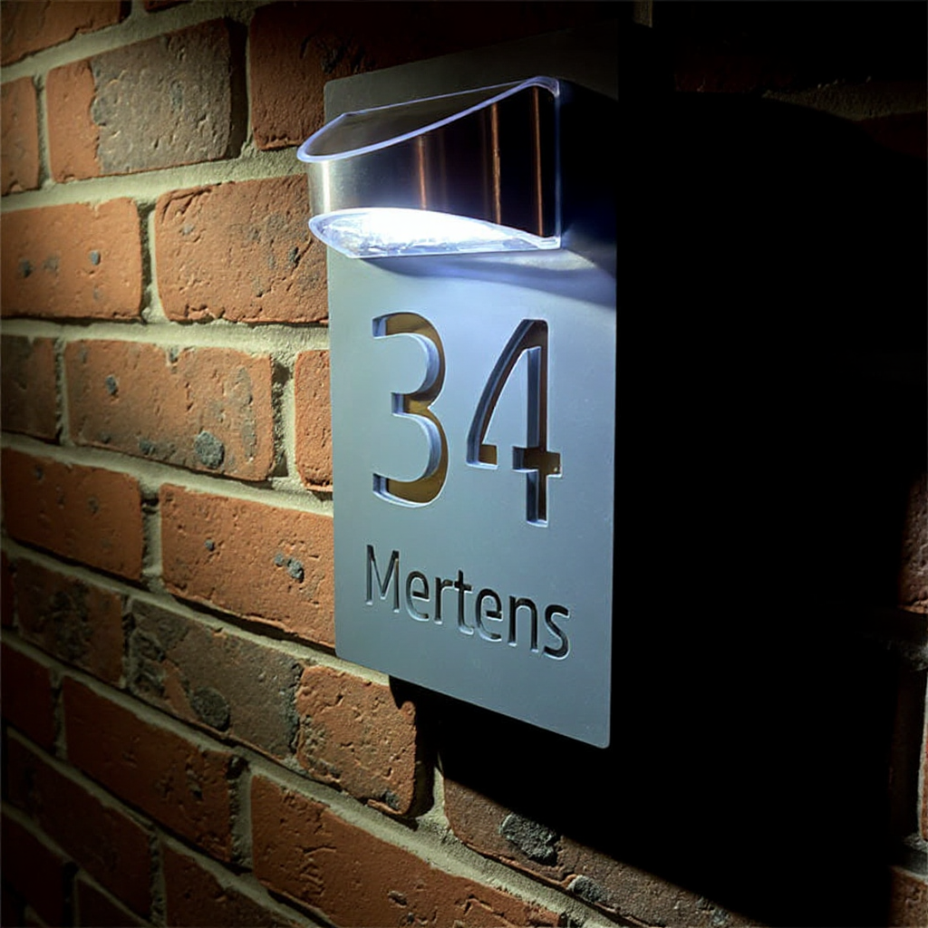 Panneau de numéro de maison personnalisé à énergie solaire